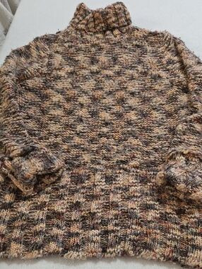 TINT SWEATER